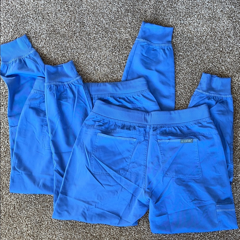 Pair MEDCOUTURE Ceil Blue Jogger Scrub Pants Brand New Size Medium - Picture 2 of 9
